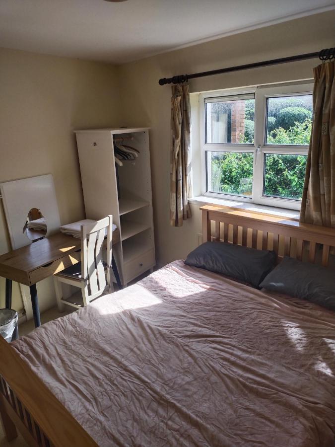 Crescent Apartments Homestay Cork Extérieur photo